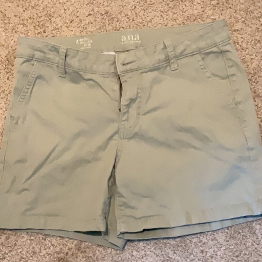 a.n.a Women's Light Green Bermudas